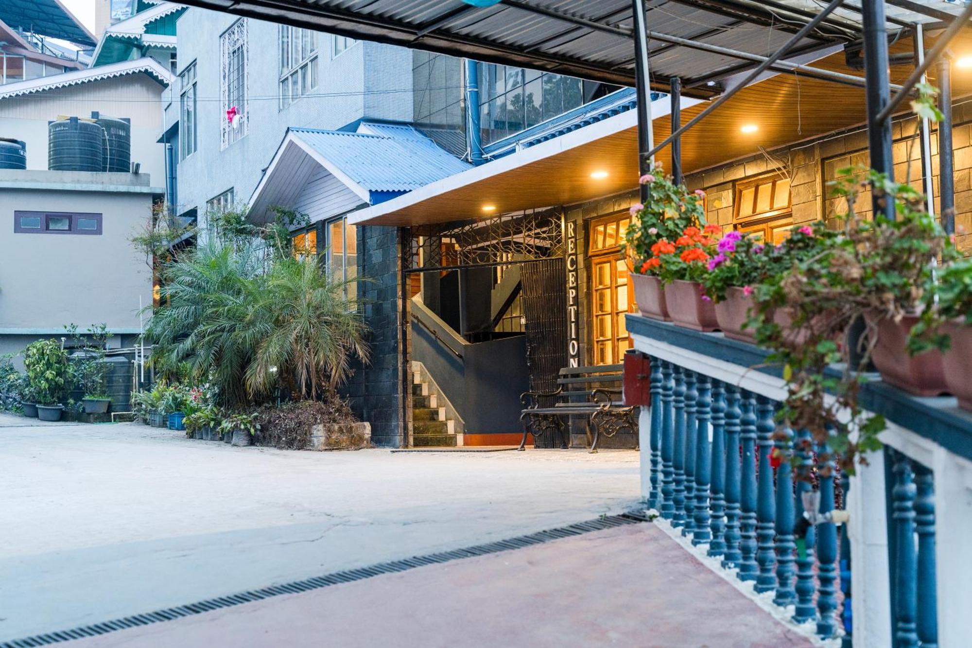 Hotel Sharolyn Boutique Near MG Marg à Gangtok Extérieur photo